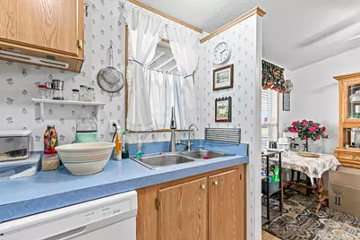 93 Northridge Terrace #SPC 37, Medford, OR 97501 - Photo 9