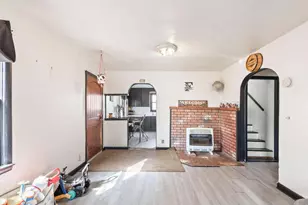 624 NW 4th St, Redmond, OR 97756 - Photo 7