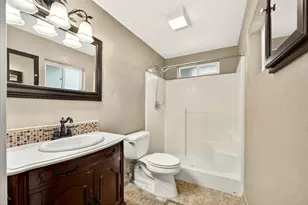 2016 Terrel Dr, Medford, OR 97501 - Photo 41