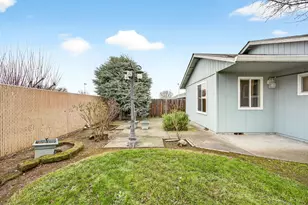 2016 Terrel Dr, Medford, OR 97501 - Photo 45