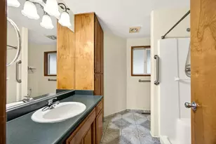 2016 Terrel Dr, Medford, OR 97501 - Photo 35