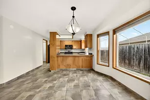 2016 Terrel Dr, Medford, OR 97501 - Photo 15