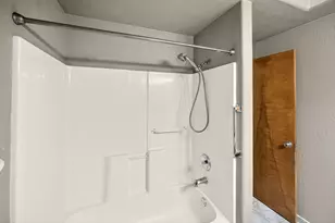 2016 Terrel Dr, Medford, OR 97501 - Photo 25