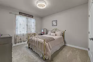 2370 SW Helmholtz Way, Redmond, OR 97756 - Photo 17