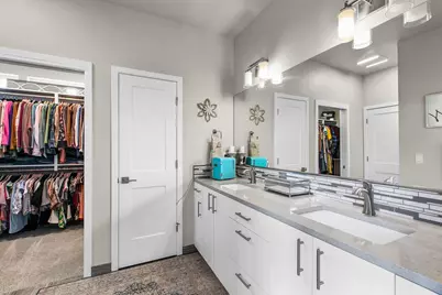 2370 SW Helmholtz Way, Redmond, OR 97756 - Photo 9