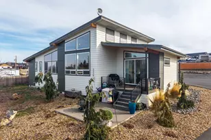 2370 SW Helmholtz Way, Redmond, OR 97756 - Photo 23