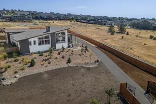 2370 SW Helmholtz Way, Redmond, OR 97756 - Photo 21