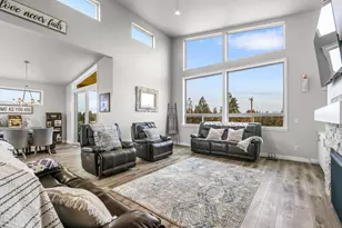 2370 SW Helmholtz Way, Redmond, OR 97756 - Photo 5