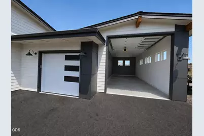 2370 SW Helmholtz Way, Redmond, OR 97756 - Photo 5
