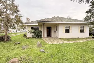 1217 Maple Park Dr, Medford, OR 97501 - Photo 1