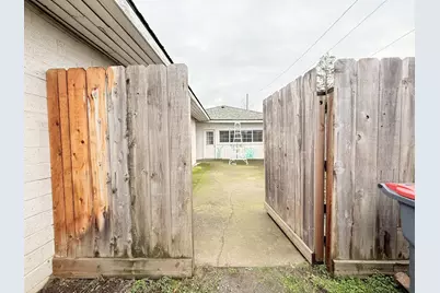 1217 Maple Park Drive, Medford, OR 97501 - Photo 25