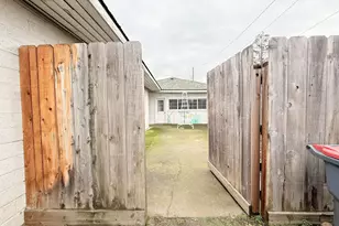 1217 Maple Park Dr, Medford, OR 97501 - Photo 25