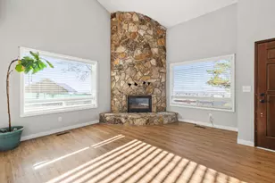2207 Kimberly Dr, Klamath Falls, OR 97603 - Photo 3