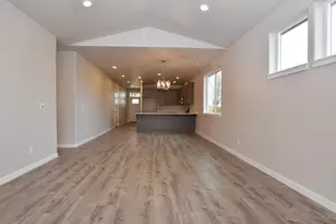 2340 SW 25th St, Redmond, OR 97756 - Photo 11