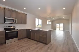 2340 SW 25th St, Redmond, OR 97756 - Photo 5