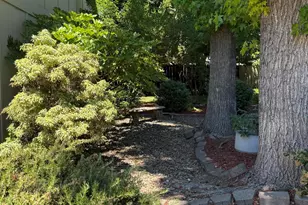 1279 Maple Leaf Ct, Medford, OR 97504 - Photo 19