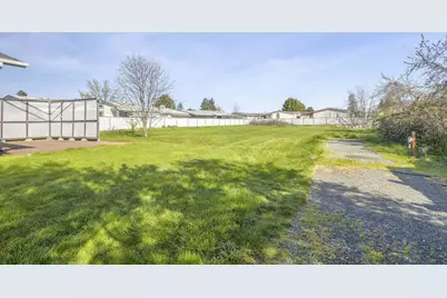 2368 Redwood Avenue, Grants Pass, OR 97527 - Photo 15