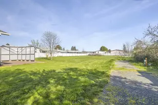 2368 Redwood Ave, Grants Pass, OR 97527 - Photo 15