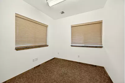 810 O'Hare Parkway, Medford, OR 97504 - Photo 9