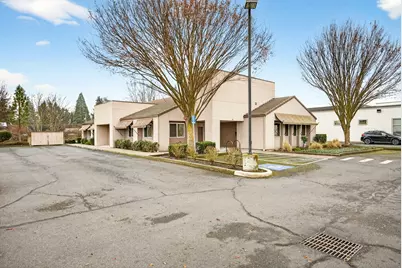 810 O'Hare Parkway, Medford, OR 97504 - Photo 1