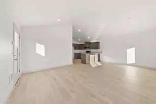 4059 SW Obsidian Pl, Redmond, OR 97756 - Photo 3