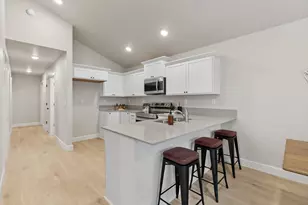 4083 SW Obsidian Pl, Redmond, OR 97756 - Photo 9