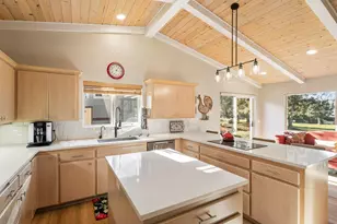 2001 Condor Ct, Redmond, OR 97756 - Photo 9