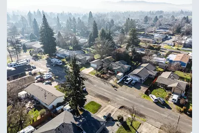 1806 Hart Avenue, Medford, OR 97501 - Photo 33