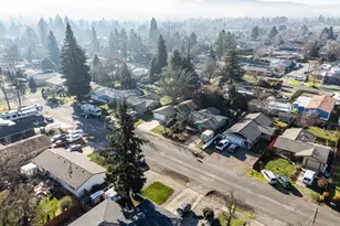 1806 Hart Ave, Medford, OR 97501 - Photo 33