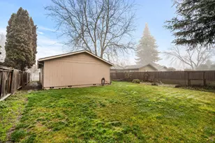 1806 Hart Ave, Medford, OR 97501 - Photo 23