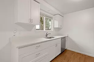 1806 Hart Ave, Medford, OR 97501 - Photo 9