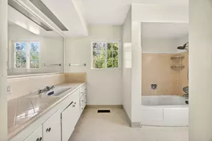 2137 E Jackson St, Medford, OR 97504 - Photo 41