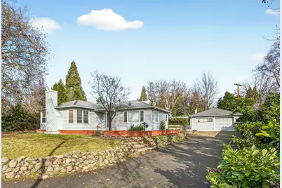 2137 E Jackson Street, Medford, OR 97504 - Photo 5