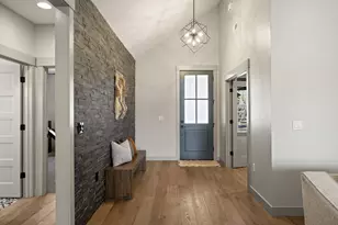 67554 Trout Ln, Bend, OR 97703 - Photo 9