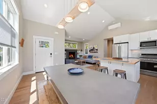 1913 NW Monterey Mews, Bend, OR 97703 - Photo 9