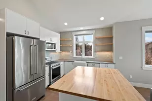 1913 NW Monterey Mews, Bend, OR 97703 - Photo 19