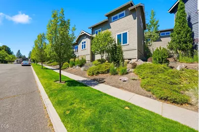 1913 NW Monterey Mews # 8, Bend, OR 97703 - Photo 21