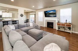 61813 Azalia Pl, Bend, OR 97702 - Photo 3