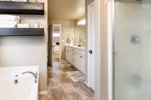 61813 Azalia Pl, Bend, OR 97702 - Photo 9