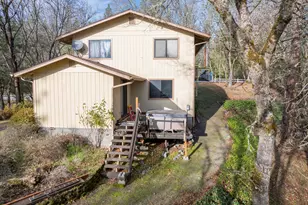 323 Roan Dr, Grants Pass, OR 97526 - Photo 7