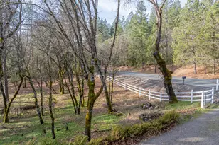 323 Roan Dr, Grants Pass, OR 97526 - Photo 45