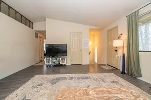 323 Roan Dr, Grants Pass, OR 97526 - Photo 9