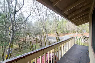 323 Roan Dr, Grants Pass, OR 97526 - Photo 43