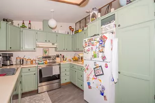 323 Roan Dr, Grants Pass, OR 97526 - Photo 17