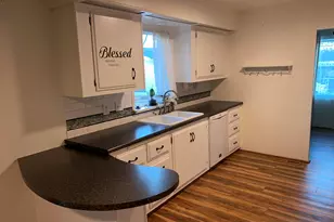 1055 N 5th St, Jacksonville, OR 97530 - Photo 7