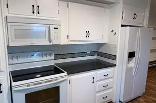 1055 N 5th St, Jacksonville, OR 97530 - Photo 9