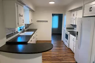 1055 N 5th St, Jacksonville, OR 97530 - Photo 5