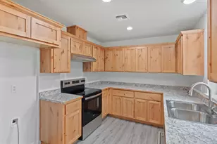 1637 Carnahan Dr, Grants Pass, OR 97527 - Photo 11