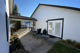 3555 Southvillage Dr, Medford, OR 97504 - Photo 7