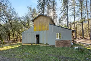 437 Cumberland Dr, Grants Pass, OR 97527 - Photo 33